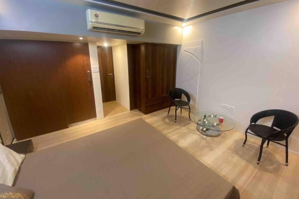 Bandra'S Prime Luxurious 2 Bhk Apartamento Bombaim Exterior foto
