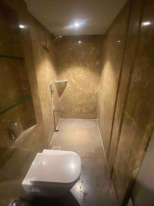 Bandra'S Prime Luxurious 2 Bhk Apartamento Bombaim Exterior foto